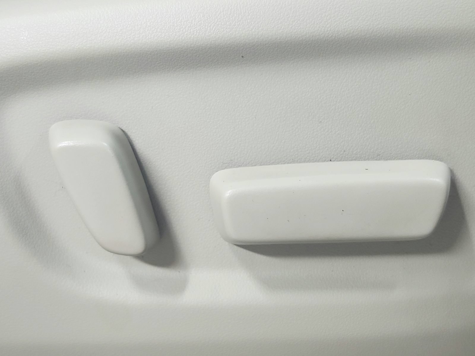 Used 2020 Toyota Sienna XLE Premium FWD image 52