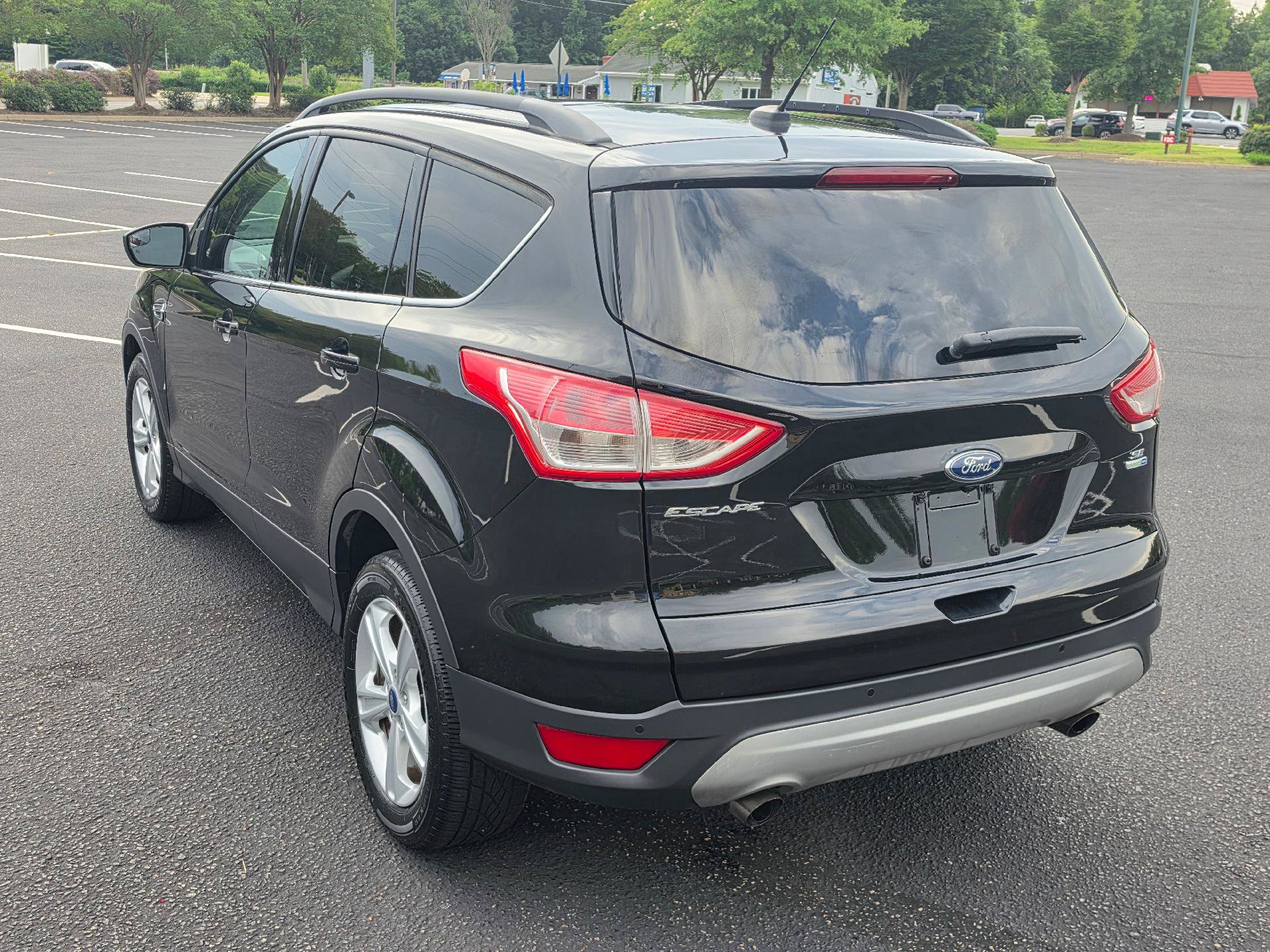 Used 2015 Ford Escape SE w/ Equipment Group 201A AWD/4WD image 3
