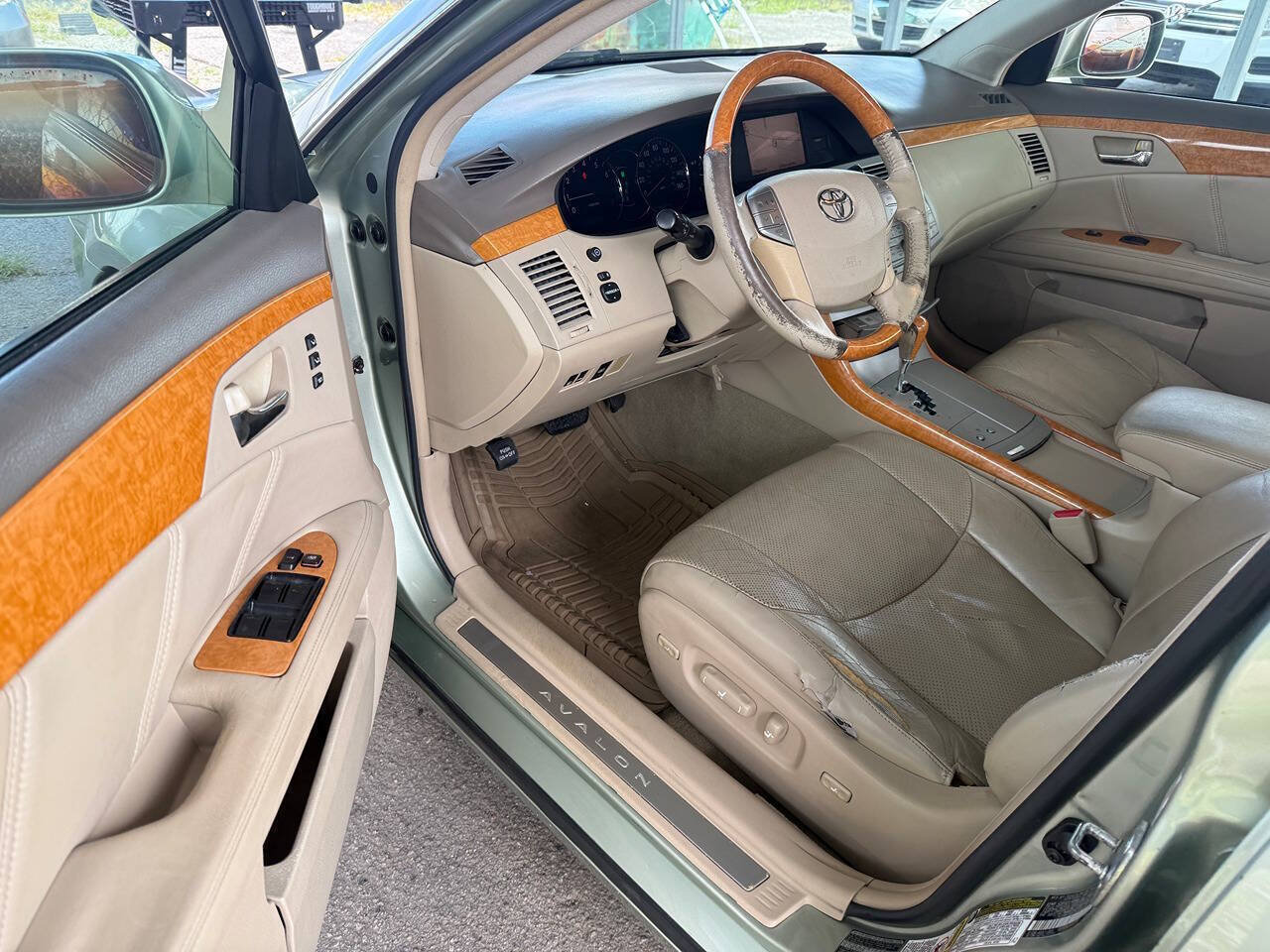 Used 2005 Toyota Avalon Limited FWD image 9
