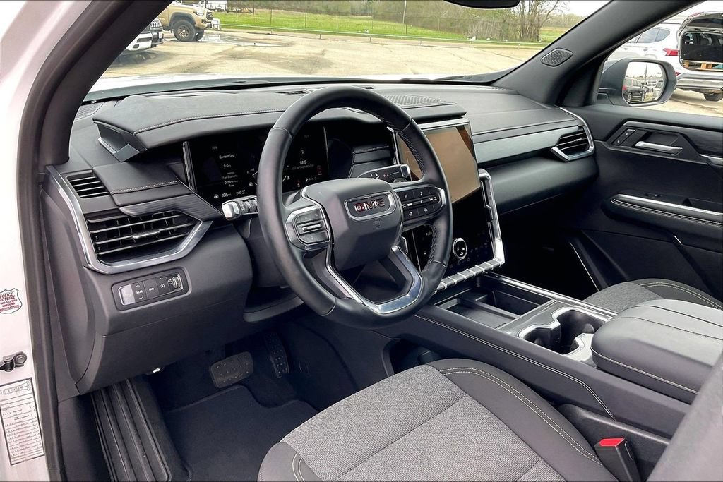 Used 2025 GMC Acadia Elevation AWD/4WD image 14
