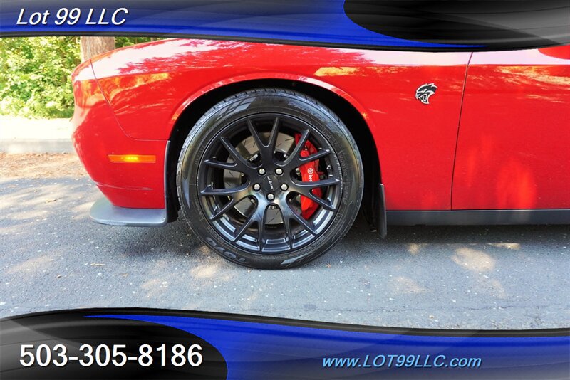 Used 2015 Dodge Challenger SRT Hellcat RWD image 4