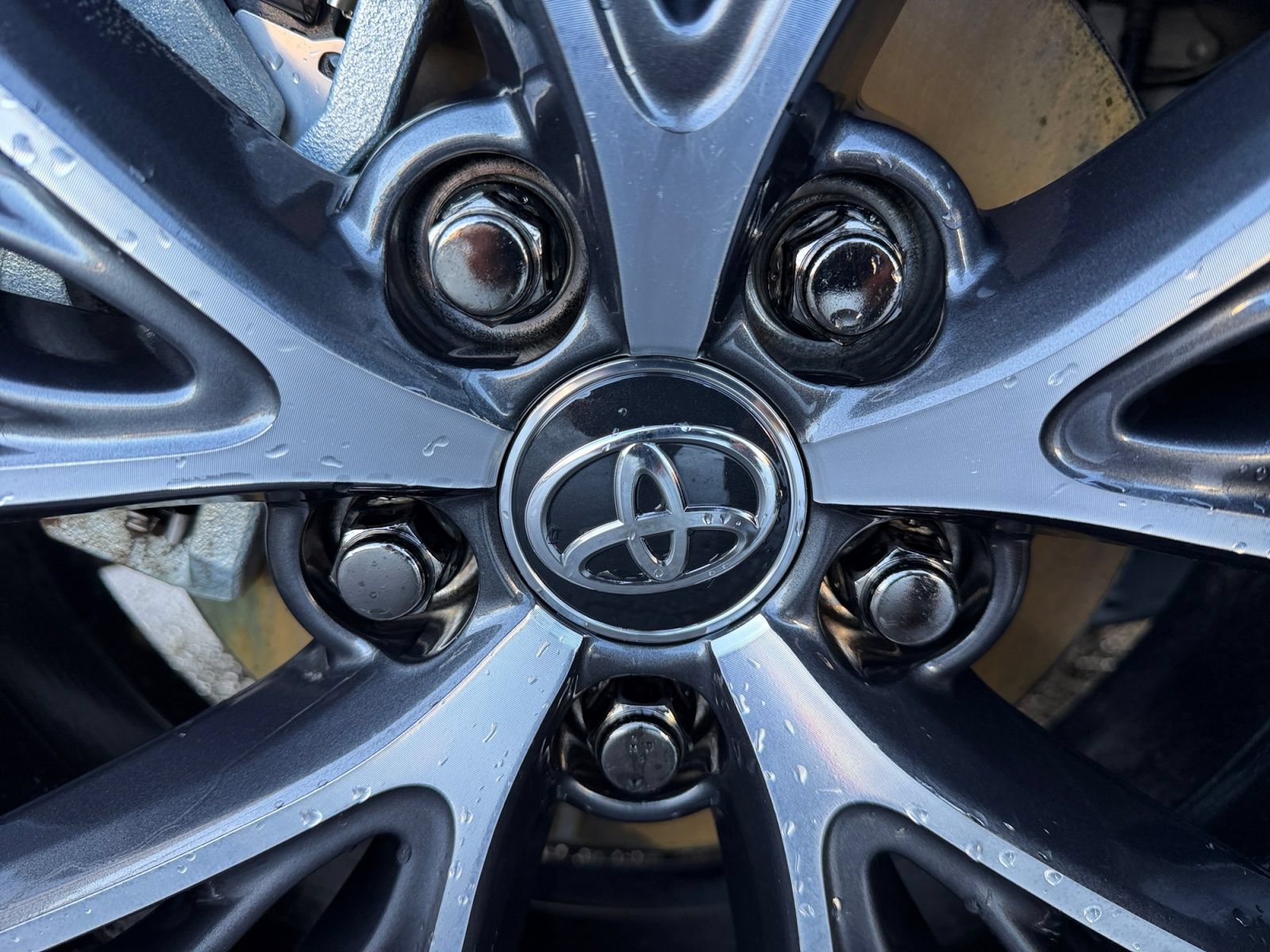 Used 2023 Toyota Prius XLE FWD image 31