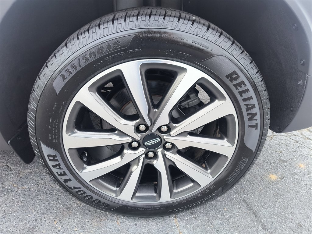 Used 2019 Lincoln MKC Reserve w/ MKC Climate Package image 10