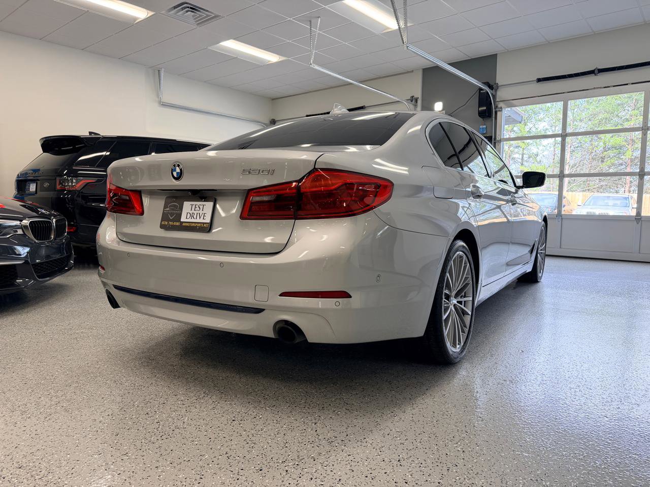 Used 2019 BMW 530i w/ Premium Package RWD image 10