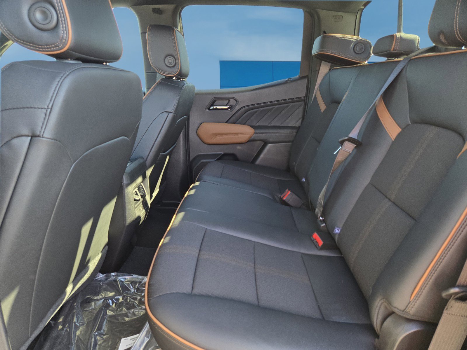 Used 2024 GMC Canyon AT4 w/ Technology Package AWD/4WD image 13