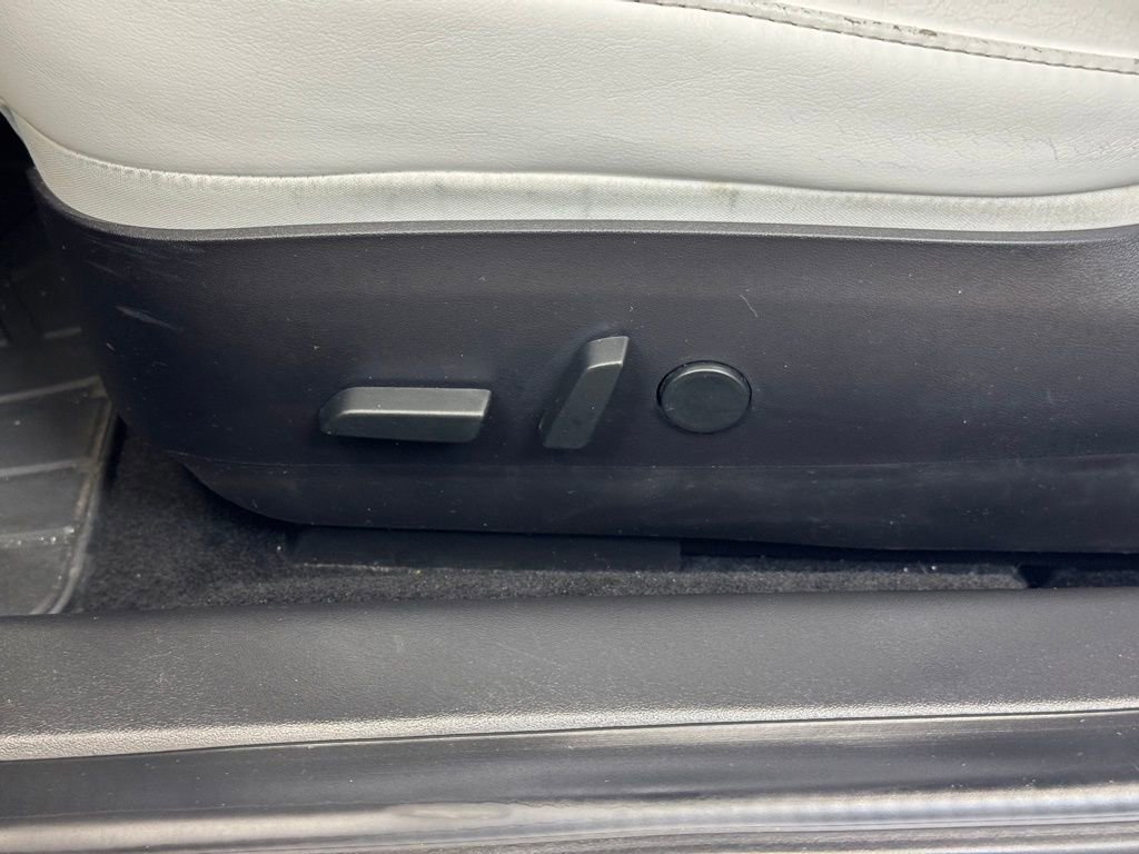 Used 2020 Tesla Model 3 Standard Range Plus image 11