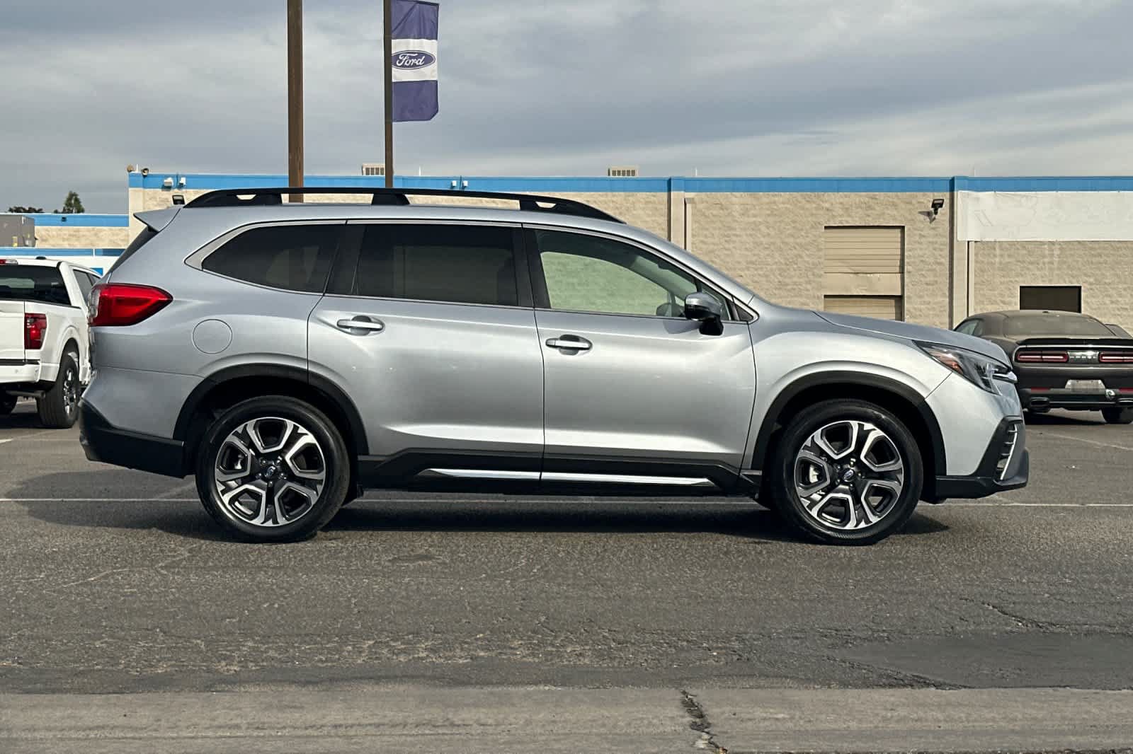 Used 2023 Subaru Ascent Limited AWD/4WD image 9