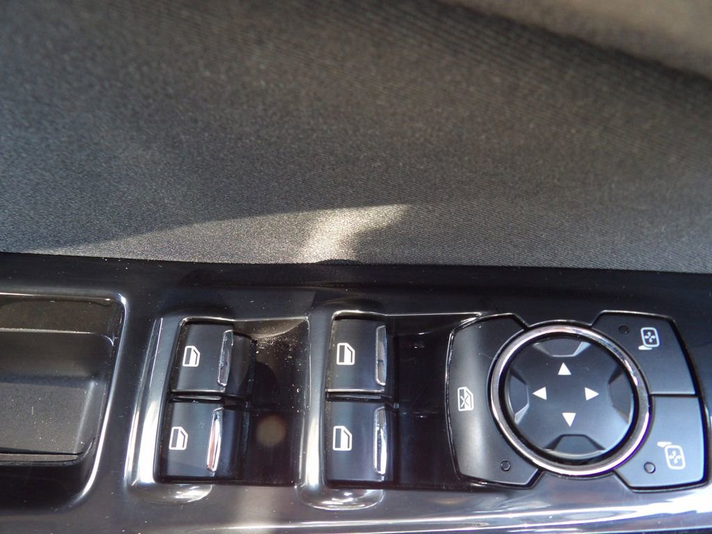 Used 2018 Ford Edge SEL image 9