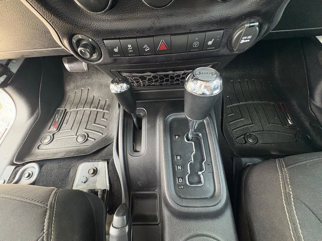 Used 2016 Jeep Wrangler Unlimited Sahara w/ Connectivity Group image 35
