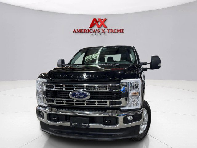Used 2025 Ford F250 XLT image 2