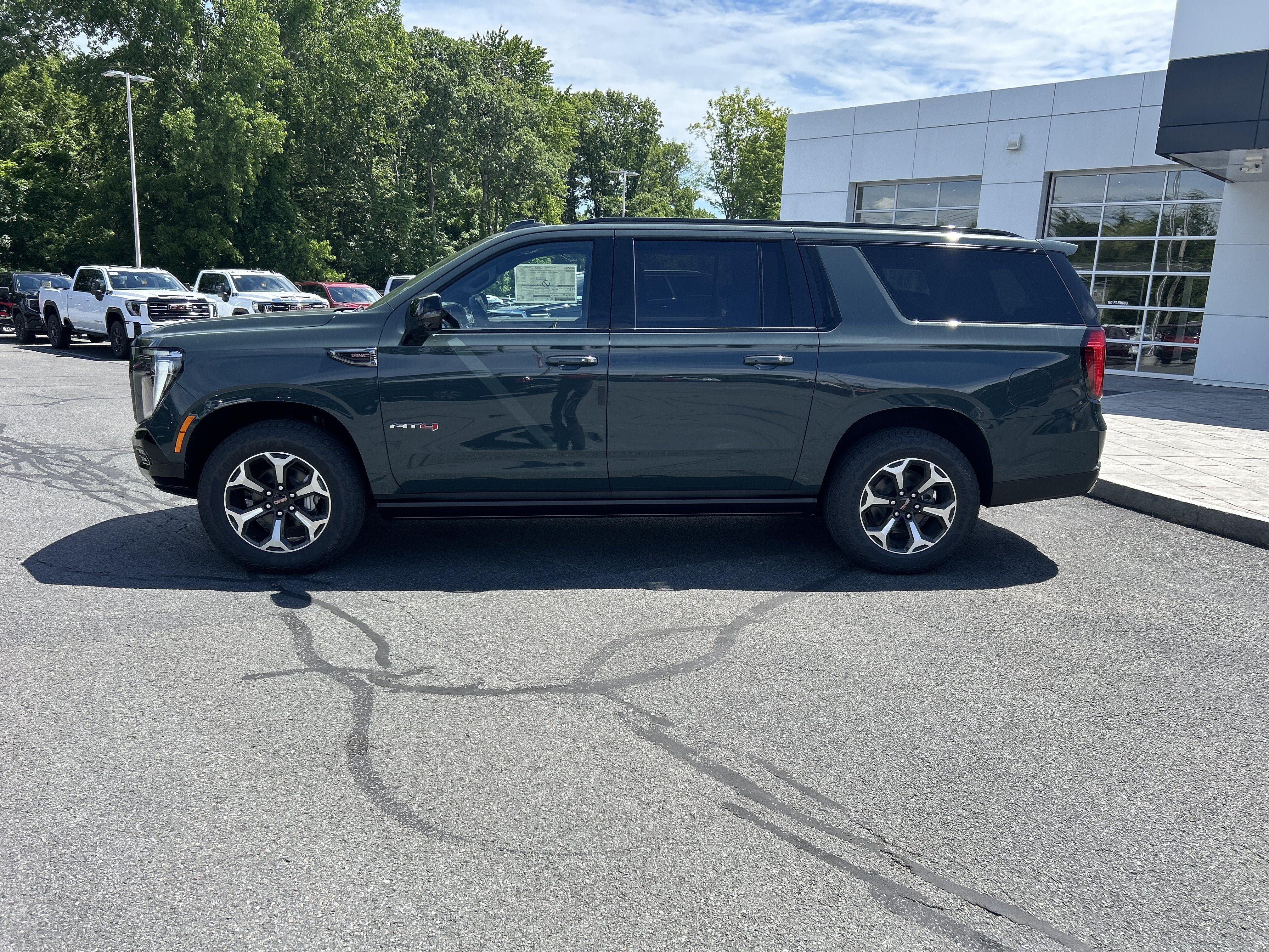 New 2026 GMC Yukon XL AT4 w/ AT4 Premium Plus Package AWD/4WD image 2