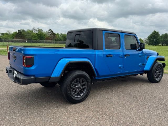 Certified 2024 Jeep Gladiator Sport image 5