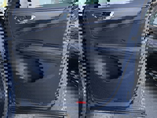 New 2026 Volkswagen Atlas Cross Sport SEL Premium R-Line image 19