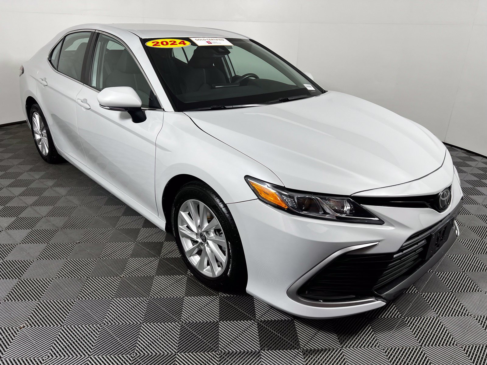 Certified 2024 Toyota Camry LE w/ Convenience Package FWD image 3