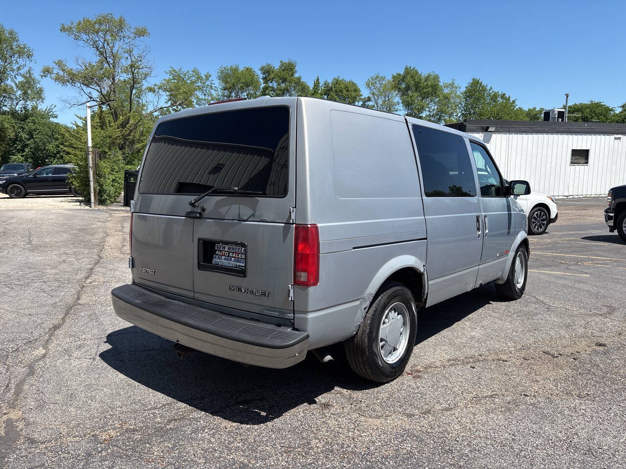 Used 1998 Chevrolet Astro AWD image 5