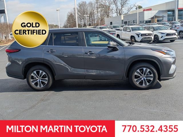 Used 2023 Toyota Highlander XLE image 3