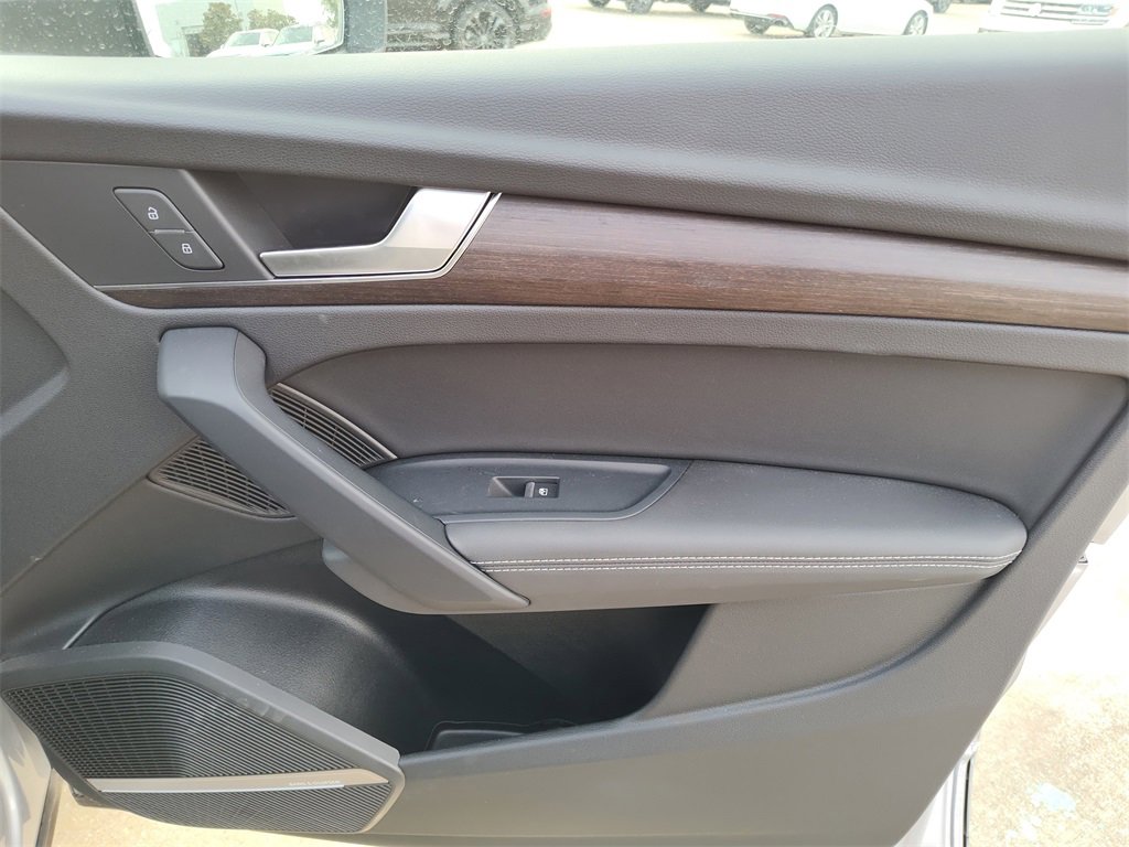 Certified 2025 Audi Q5 2.0T Premium Plus w/ Premium Plus Package image 36