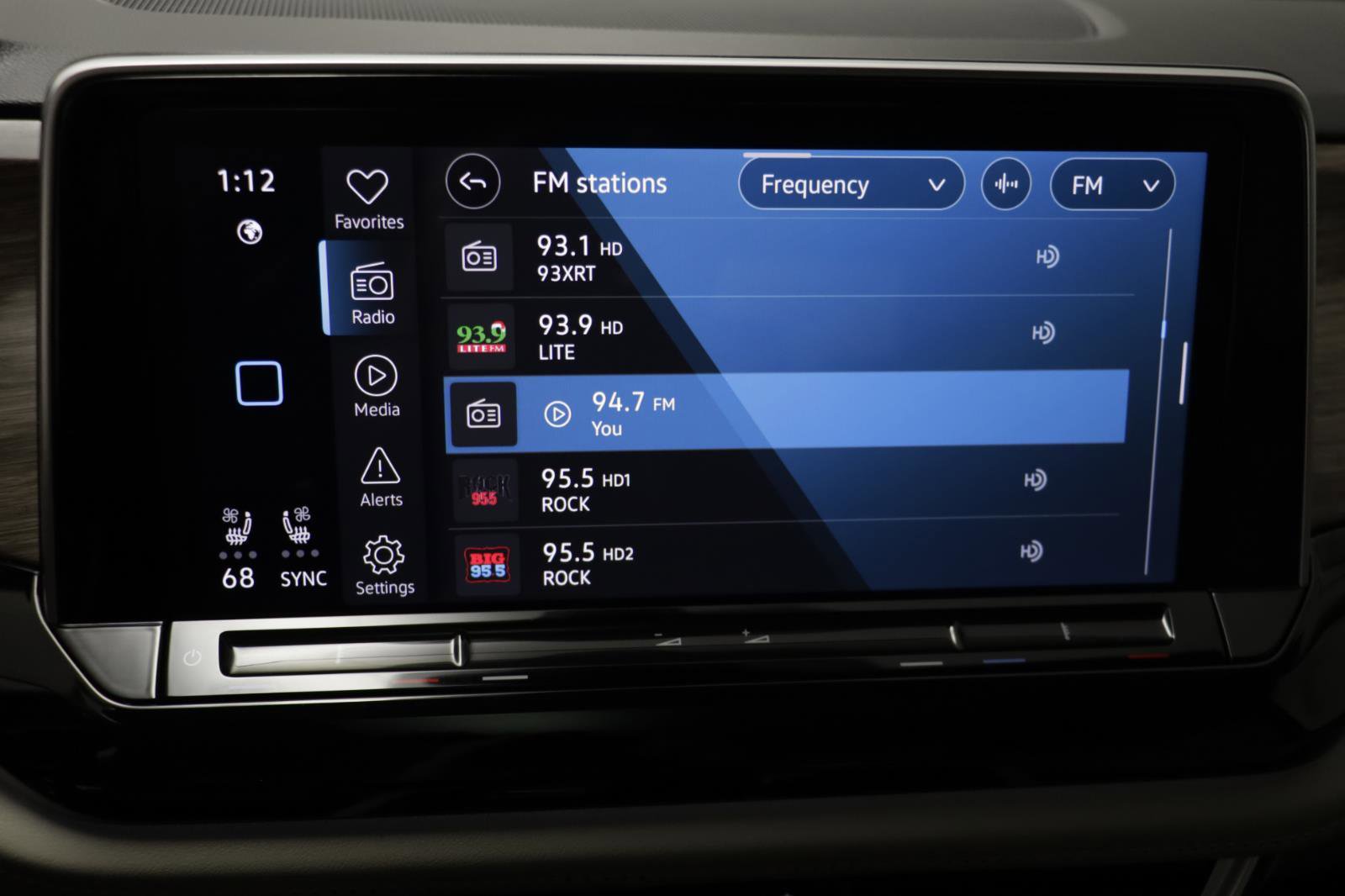 Used 2025 Volkswagen Atlas SEL image 9