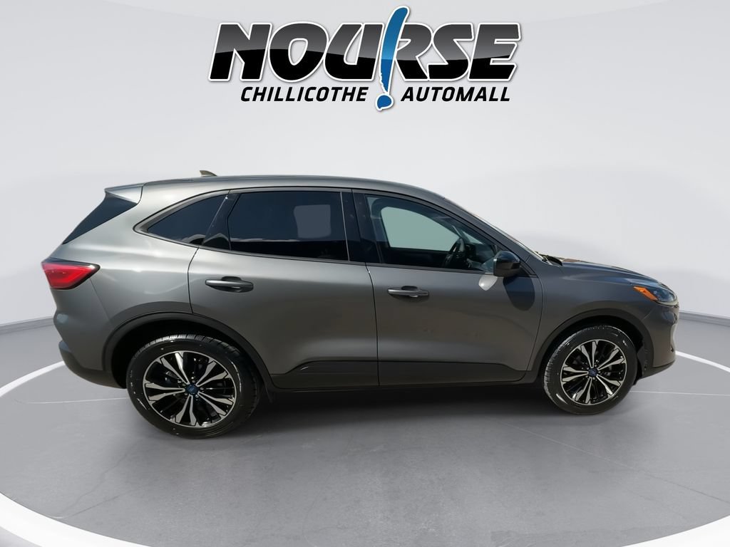 Used 2022 Ford Escape SE w/ SE Sport Appearance Package AWD/4WD image 9