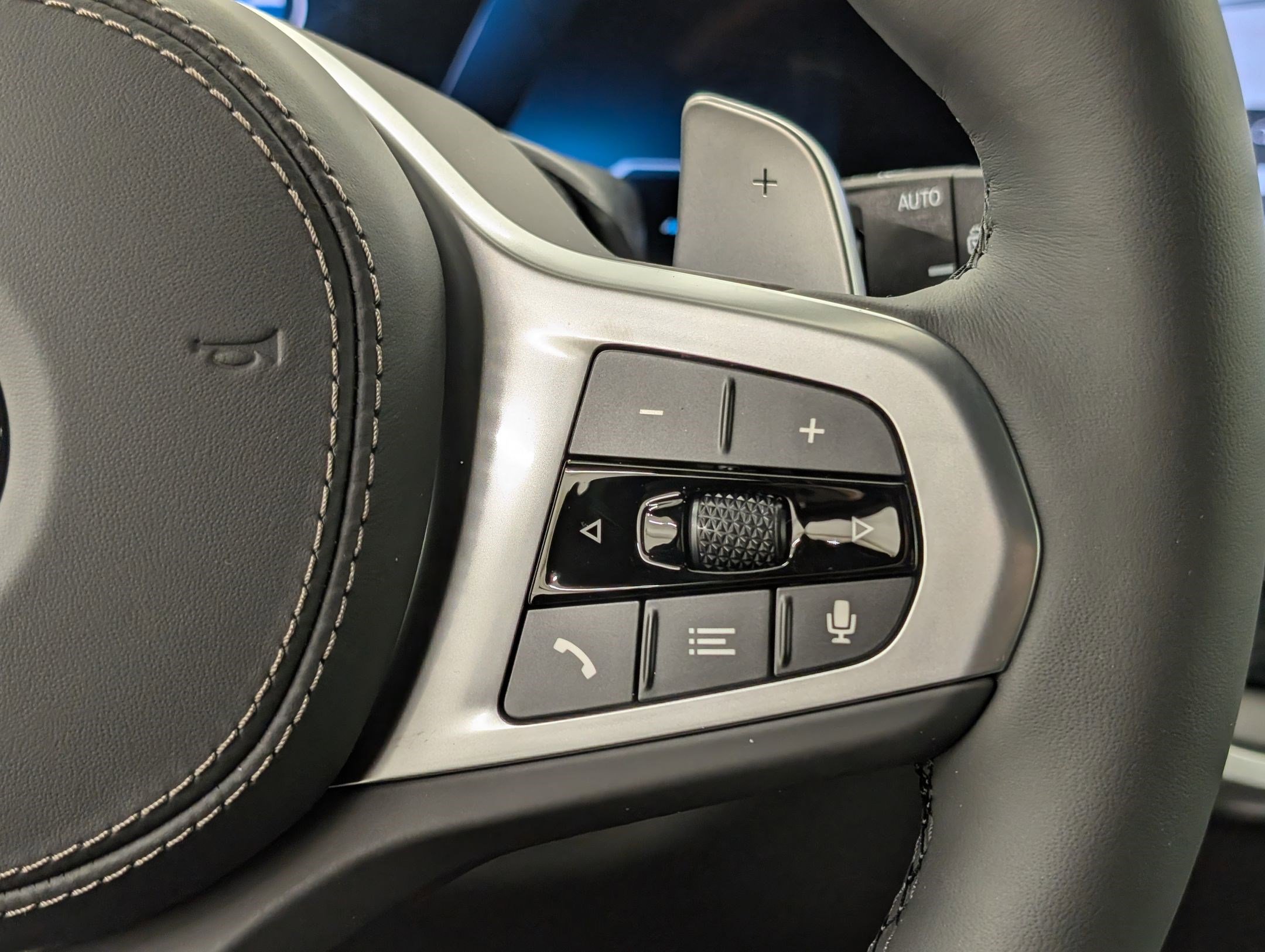 New 2026 BMW X5 sDrive40i image 23