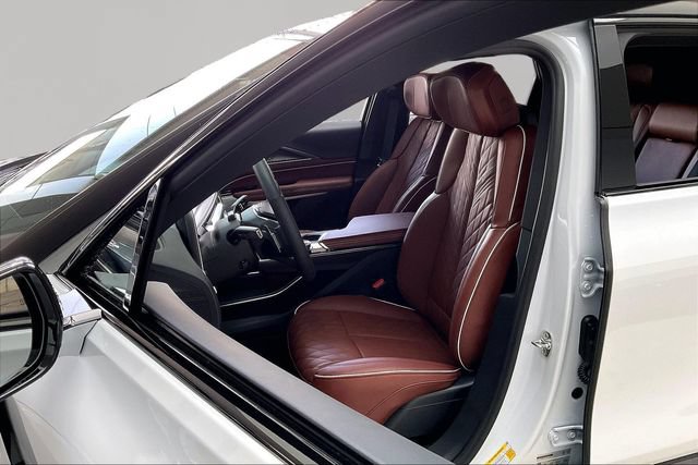 New 2027 Cadillac Lyriq V Premium AWD/4WD image 10