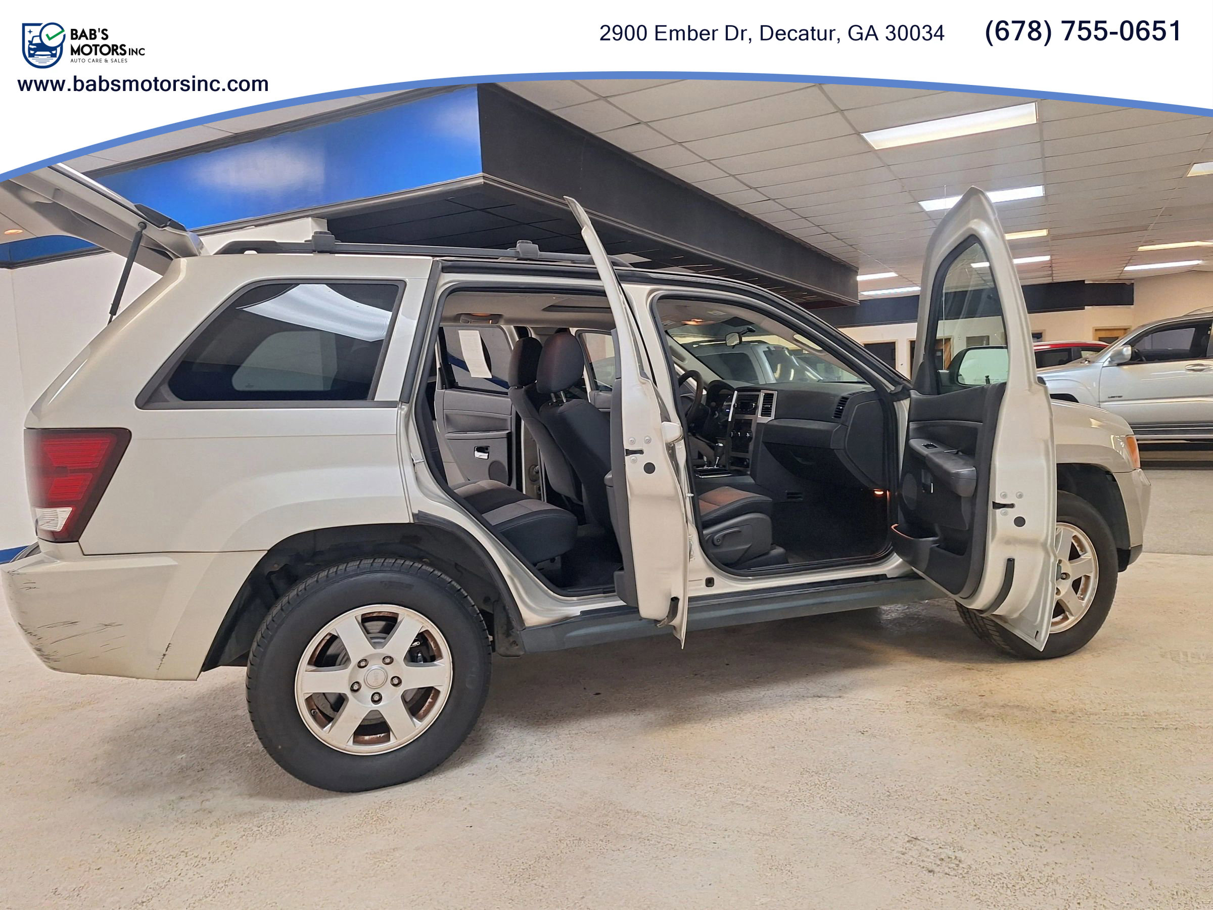 Used 2009 Jeep Grand Cherokee Laredo w/ Sun/Sound Group image 8