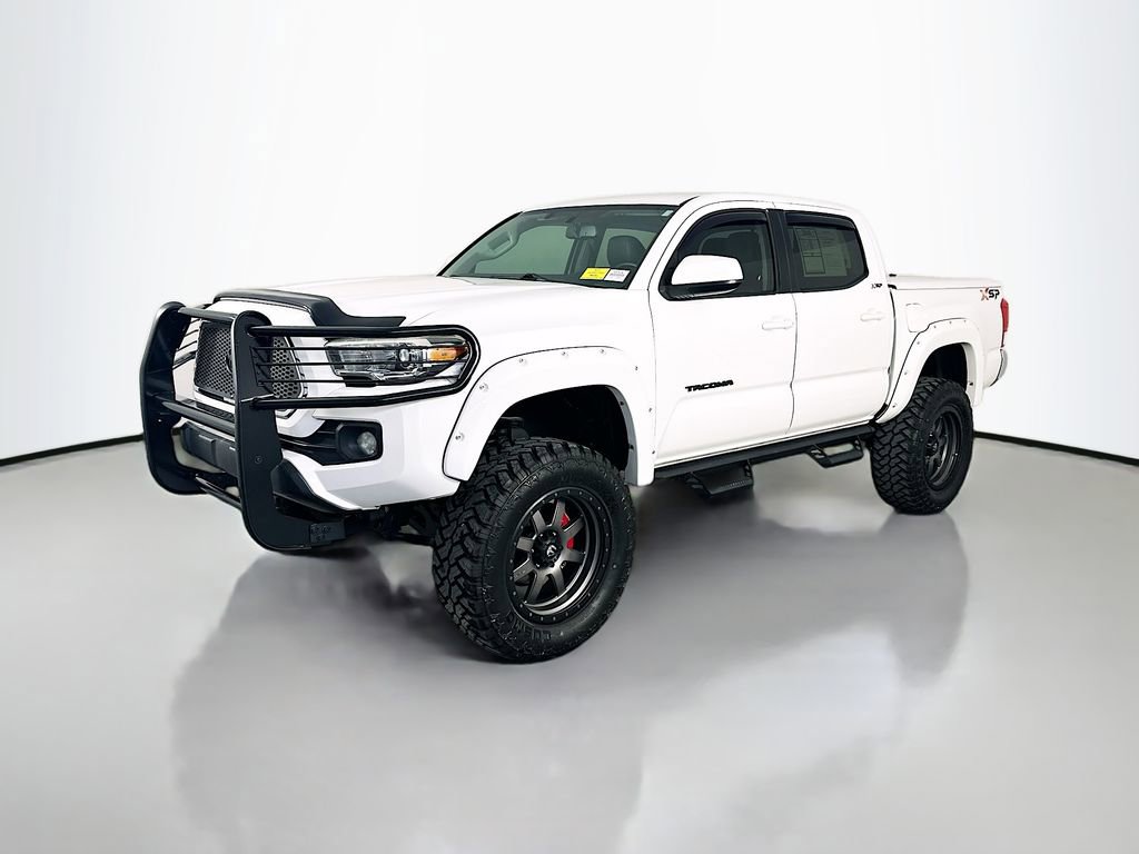 Used 2017 Toyota Tacoma SR5 w/ Tow Package AWD/4WD image 3