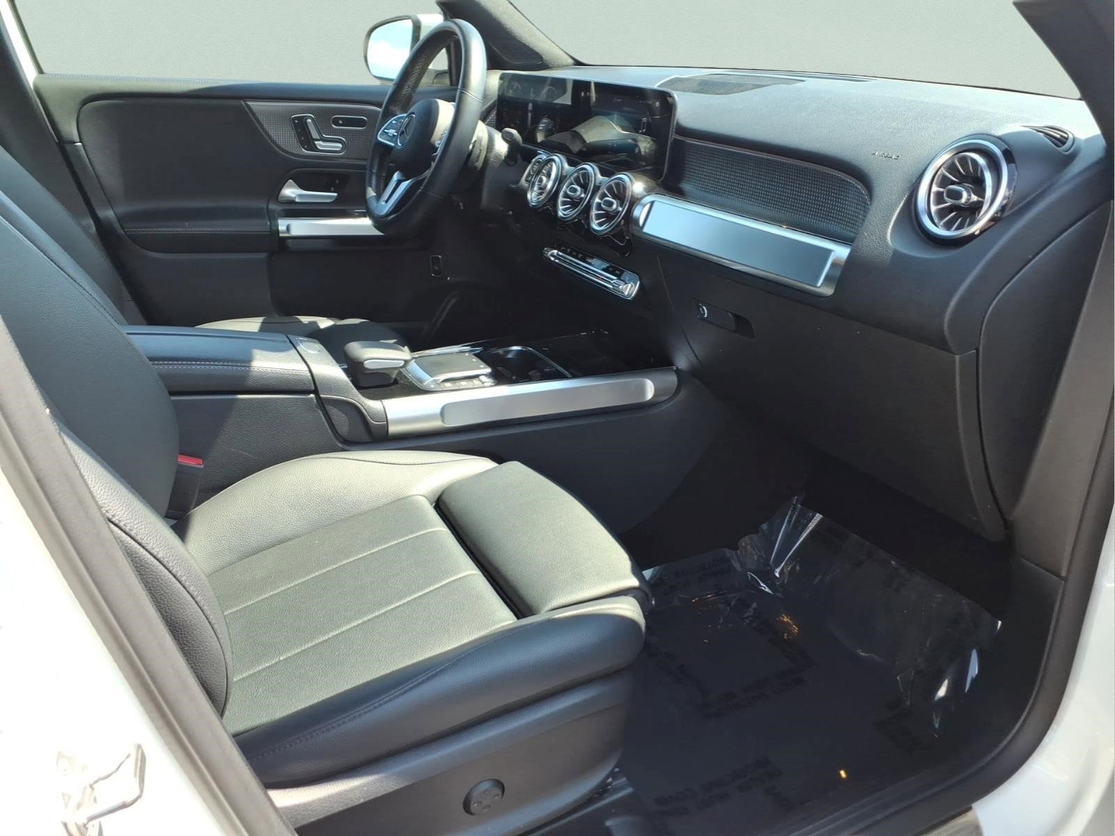 Used 2021 Mercedes-Benz GLB 250 4MATIC image 29