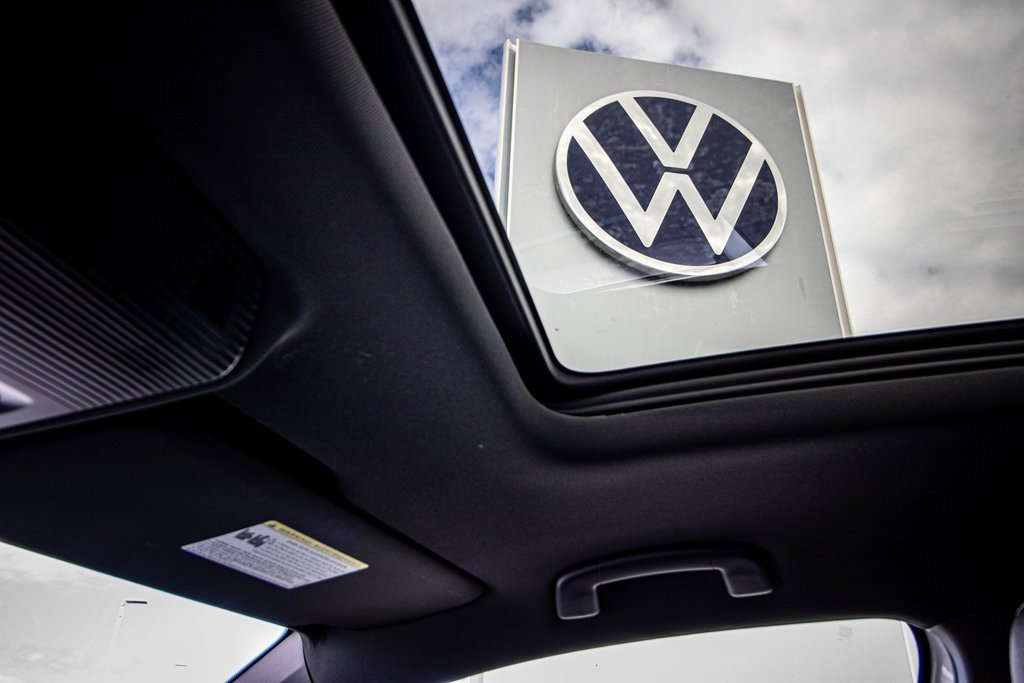 New 2026 Volkswagen Atlas Cross Sport SE image 43