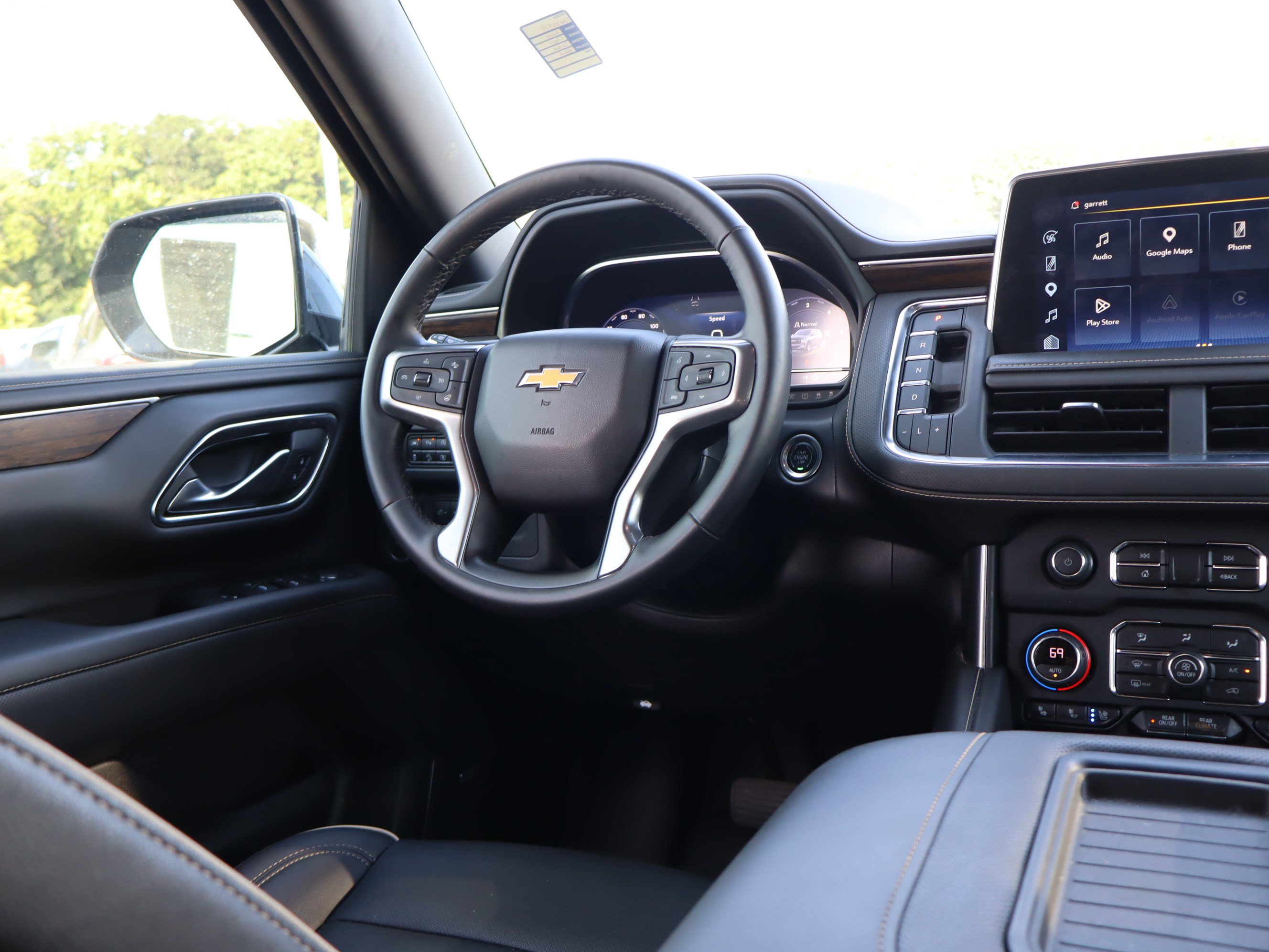 Used 2023 Chevrolet Tahoe Premier w/ Premium Package 2 AWD/4WD image 16