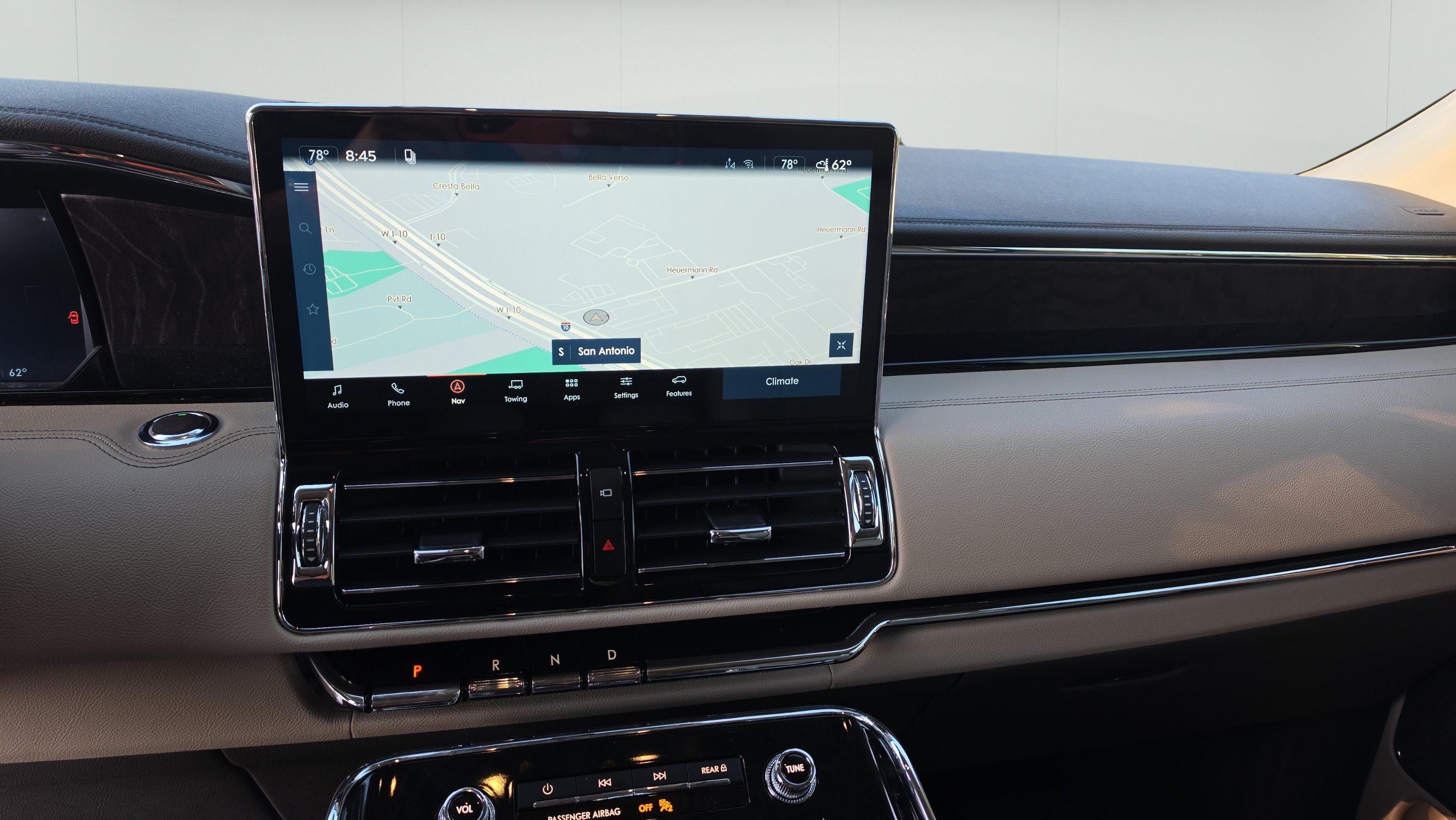 Used 2024 Lincoln Navigator Premiere AWD/4WD image 17