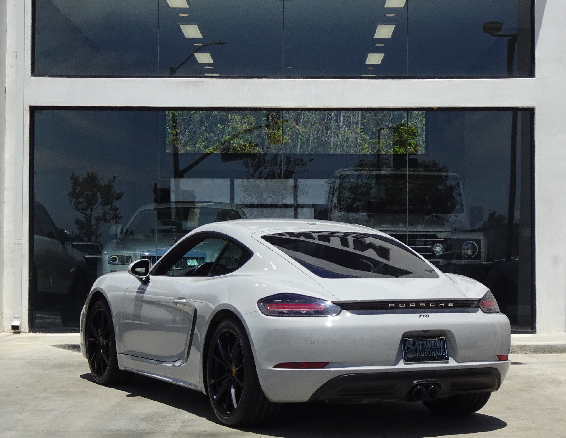Used 2021 Porsche 718 Cayman RWD image 4