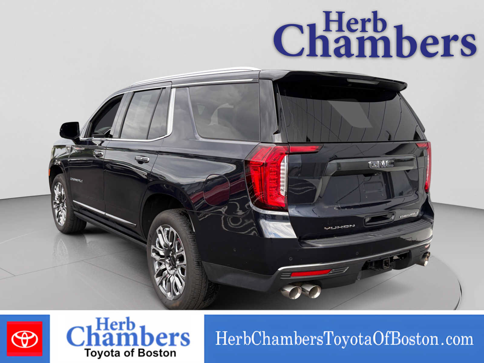 Used 2024 GMC Yukon Denali Ultimate AWD/4WD image 3
