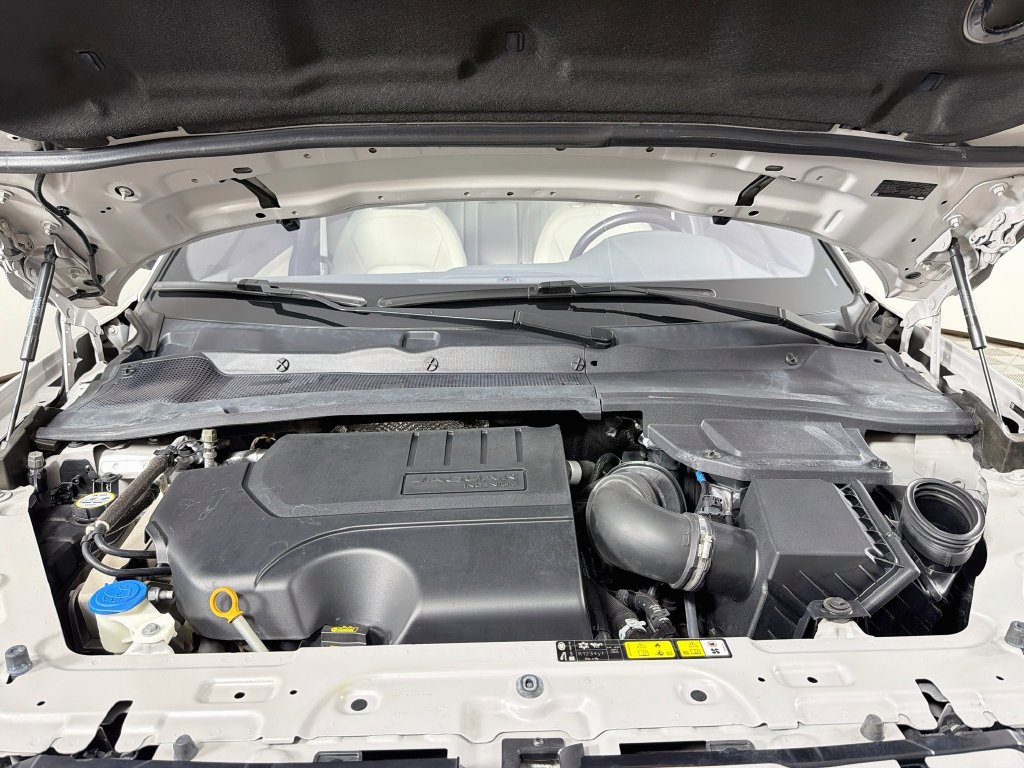 Used 2020 Jaguar E-PACE AWD/4WD image 30