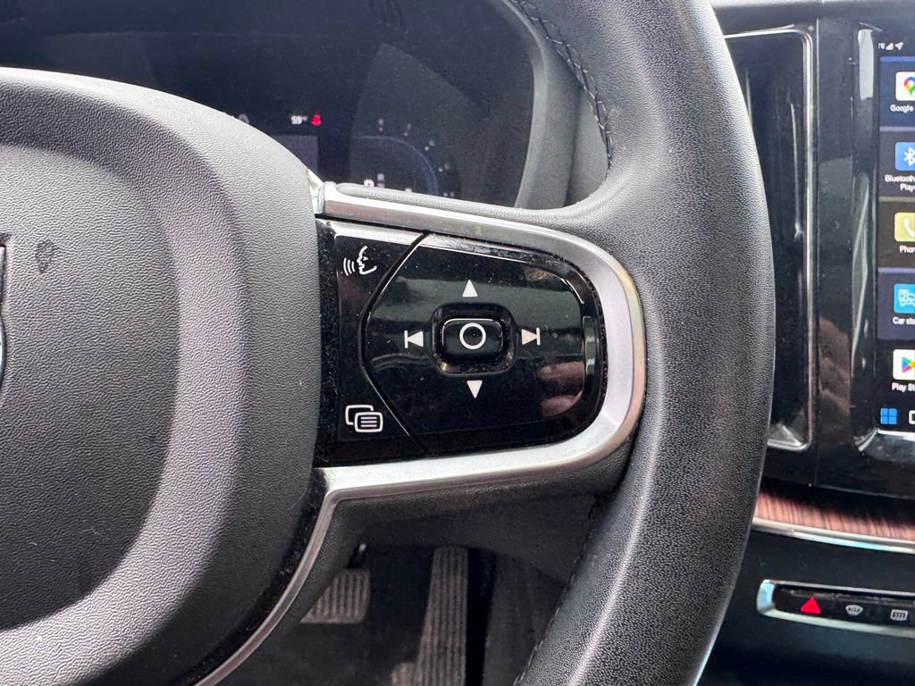 Used 2023 Volvo XC60 B5 Plus AWD/4WD image 14