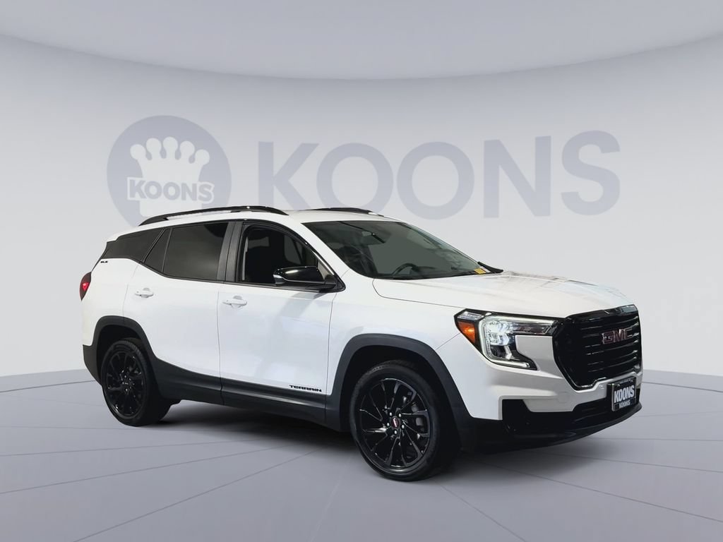 Used 2023 GMC Terrain SLE w/ Driver Convenience Package AWD/4WD image 2