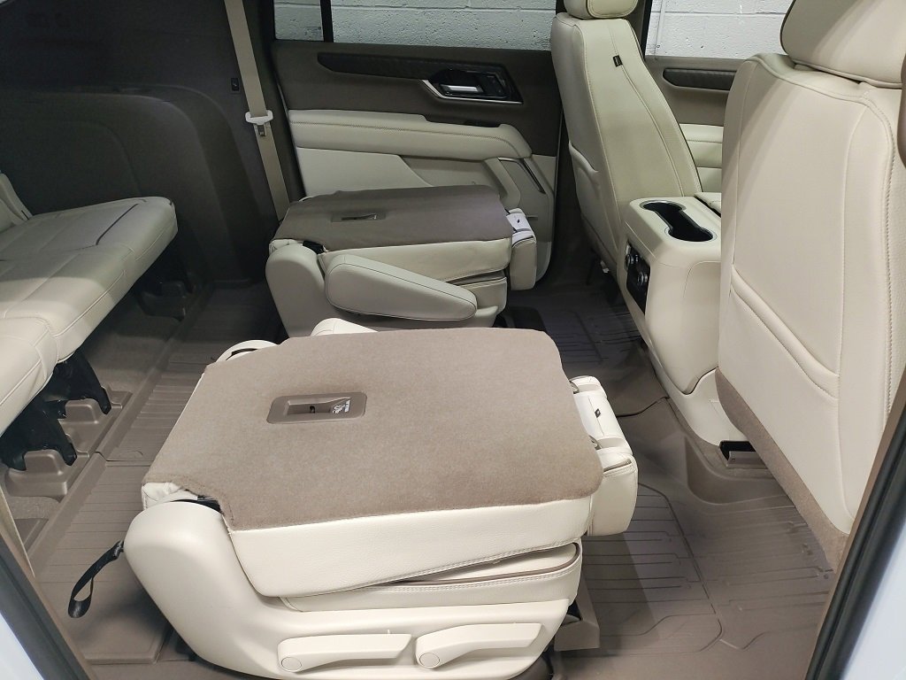 New 2026 GMC Yukon XL Denali w/ Sun & Power Step Package image 13