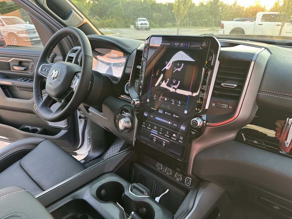 New 2026 RAM 1500 Laramie AWD/4WD image 37