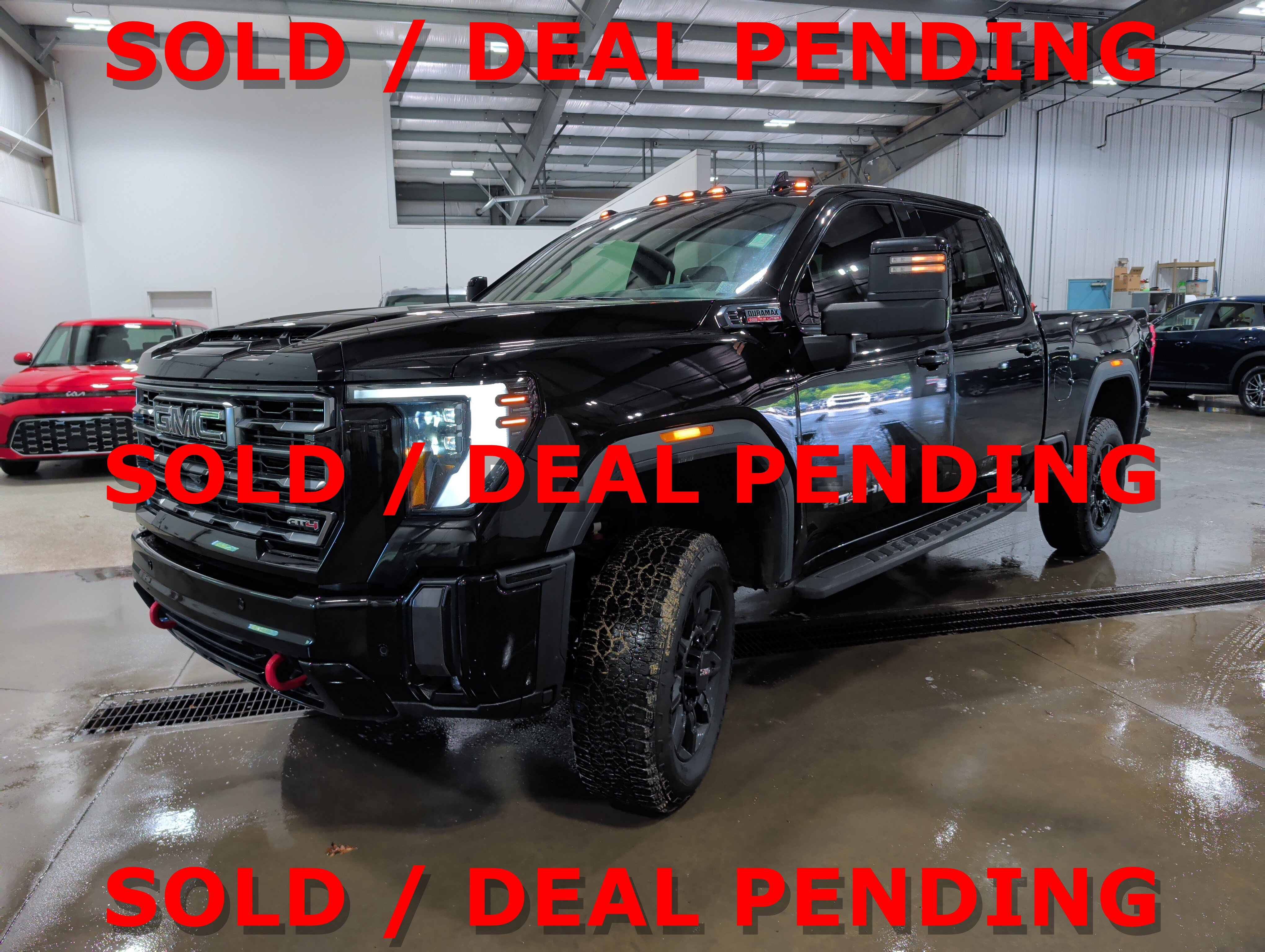 Used 2024 GMC Sierra 2500 AT4 w/ AT4 Premium Plus Package AWD/4WD image 6