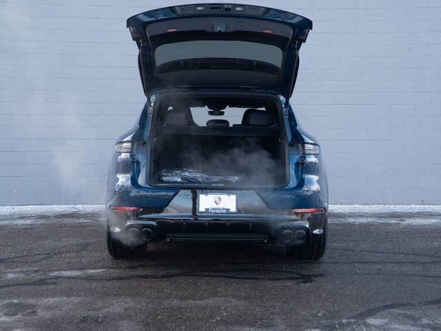 New 2026 Porsche Cayenne GTS image 14