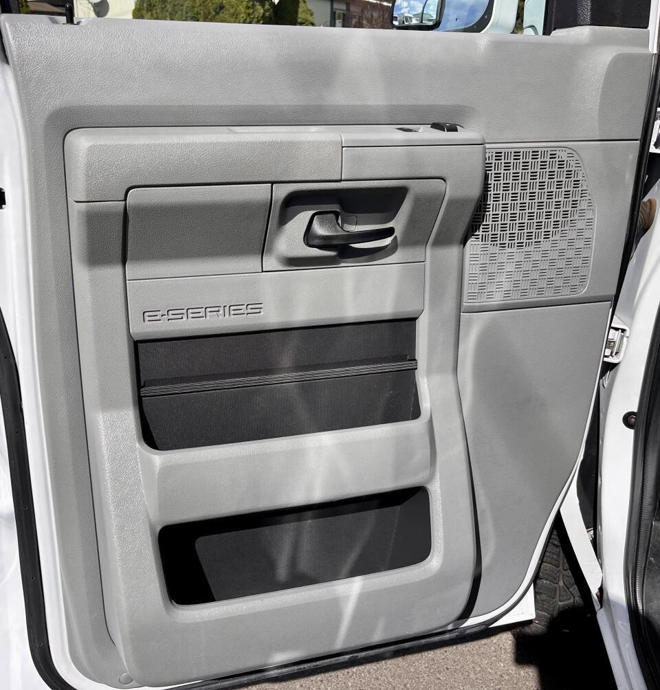 Used 2013 Ford E-350 and Econoline 350 Super Duty w/ Shuttle Bus Prep Pkg image 15