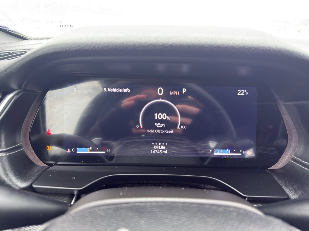 Used 2024 Jeep Grand Cherokee Altitude image 16