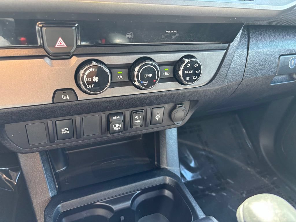 Used 2018 Toyota Tacoma TRD Sport RWD image 17