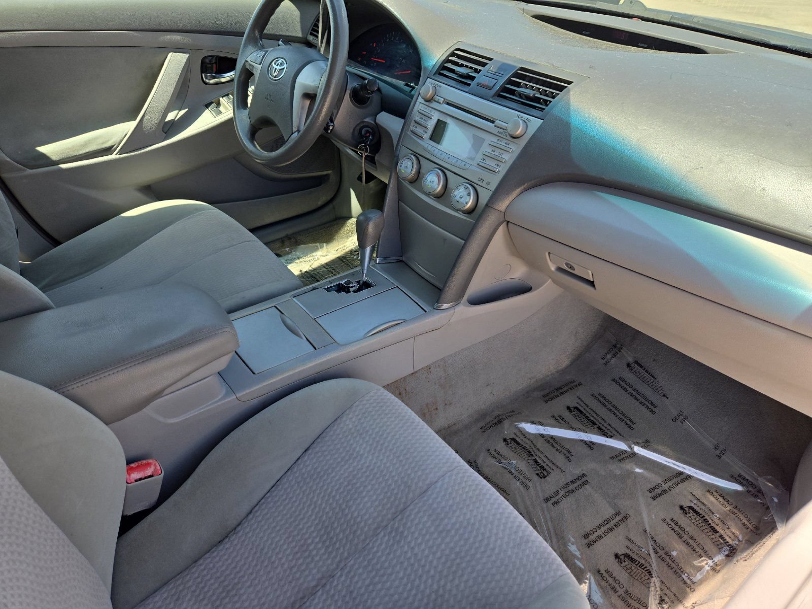 Used 2010 Toyota Camry LE FWD image 14