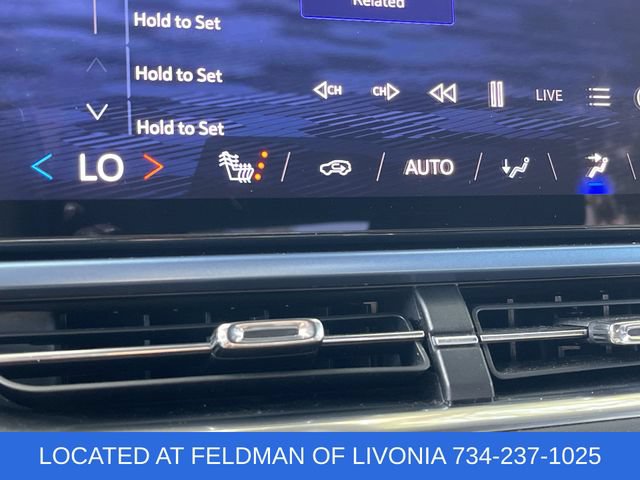 Certified 2024 Chevrolet Equinox EV LT FWD image 34