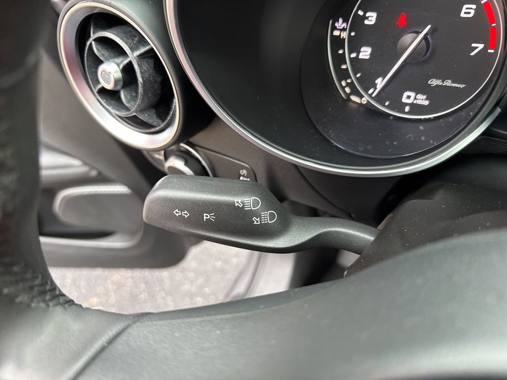 Used 2018 Alfa Romeo Stelvio Ti image 32