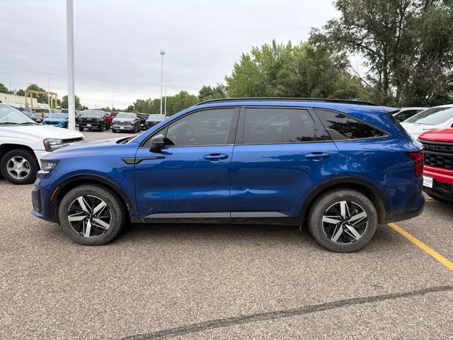 Used 2023 Kia Sorento S w/ Panoramic Sunroof Package FWD image 5
