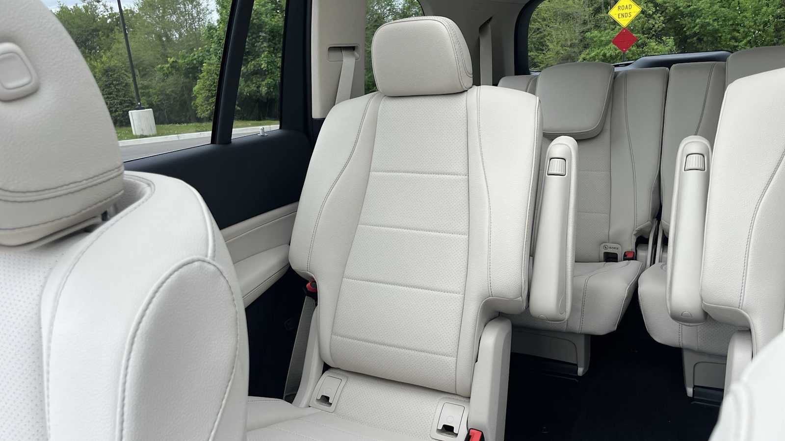 New 2026 Mercedes-Benz GLS 450 4MATIC image 33
