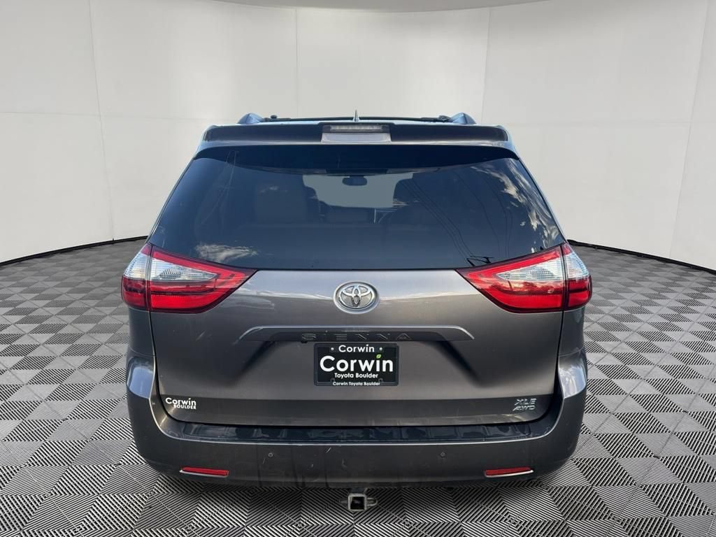 Used 2020 Toyota Sienna XLE w/ XLE Navigation Package AWD/4WD image 5