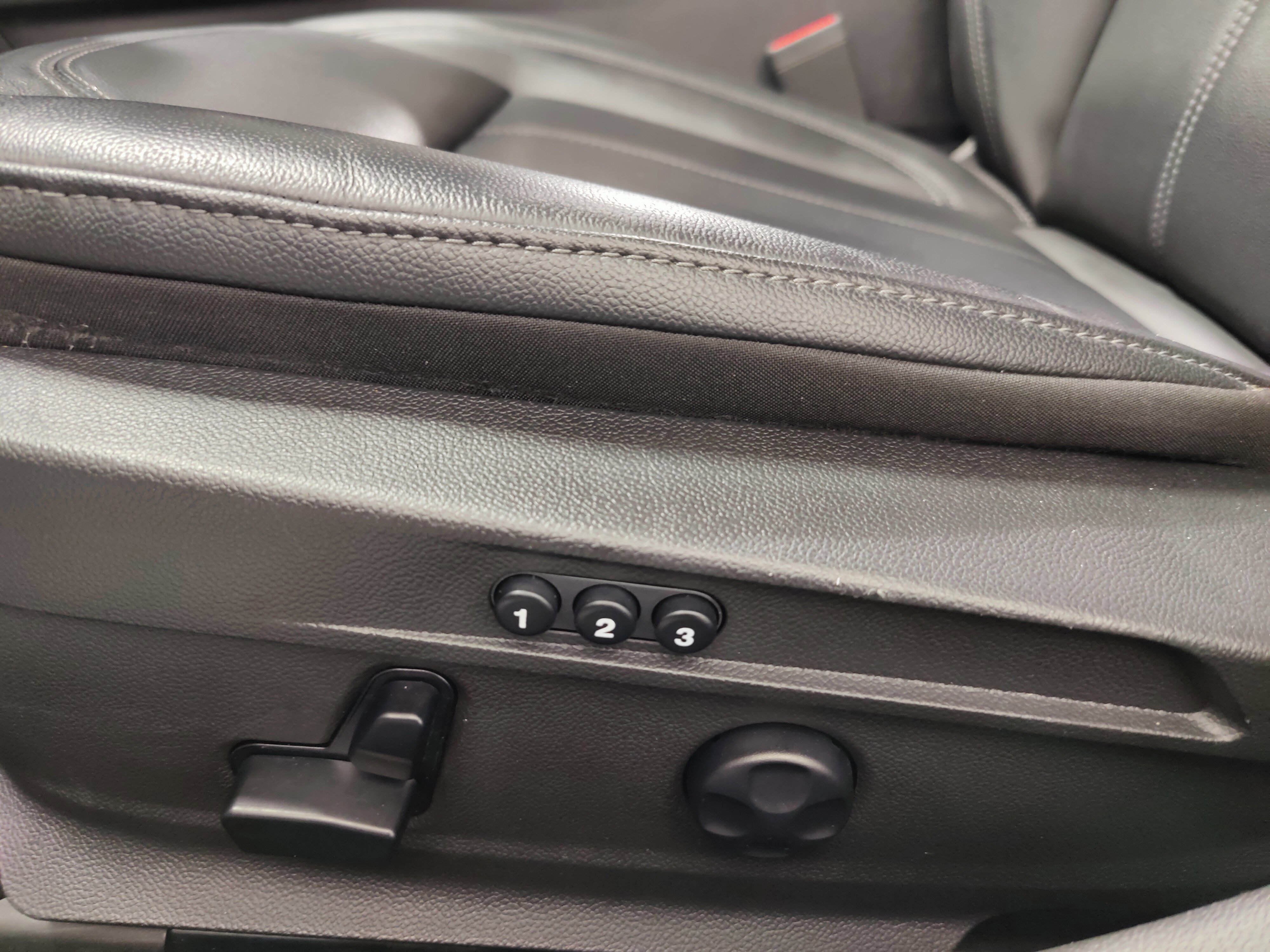 Certified 2024 Alfa Romeo Giulia Ti image 16